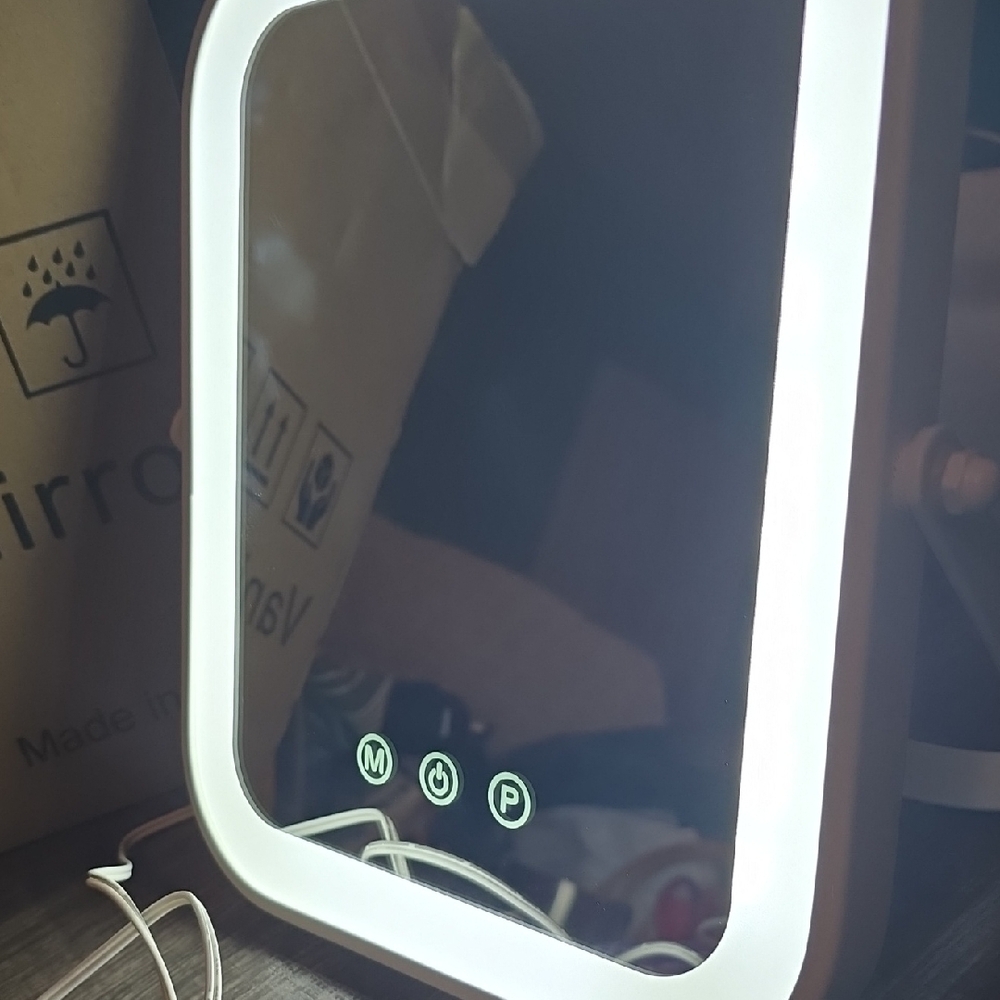 White LED Vanity Mirror - Picture 4 of 8